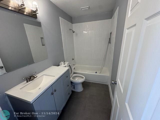 For Sale: $1,900 (3 beds, 1 baths, 855 Square Feet)