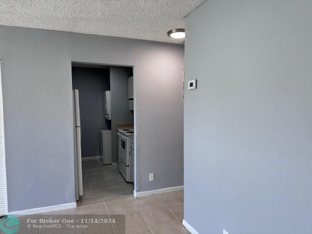 For Sale: $1,900 (3 beds, 1 baths, 855 Square Feet)