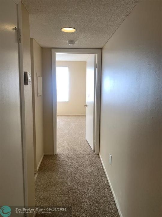 For Rent: $1,995 (2 beds, 2 baths, 980 Square Feet)