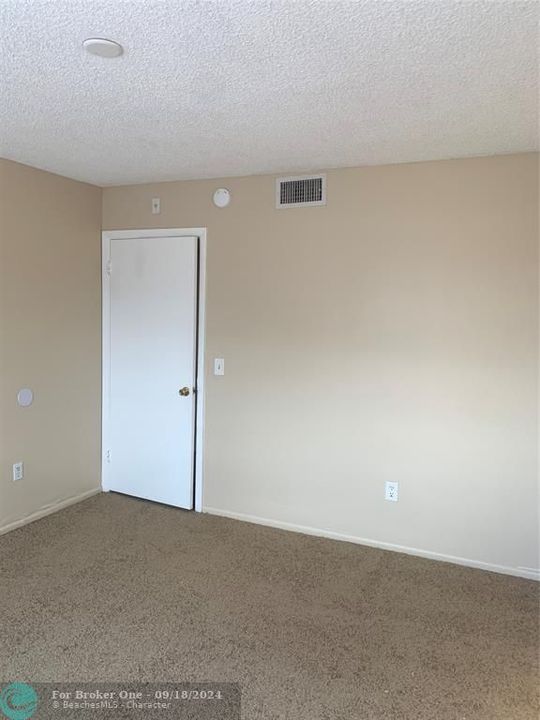 For Rent: $1,995 (2 beds, 2 baths, 980 Square Feet)