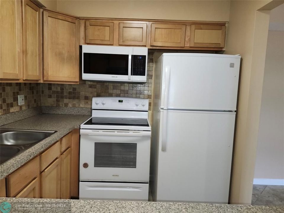 For Rent: $1,950 (2 beds, 2 baths, 1100 Square Feet)