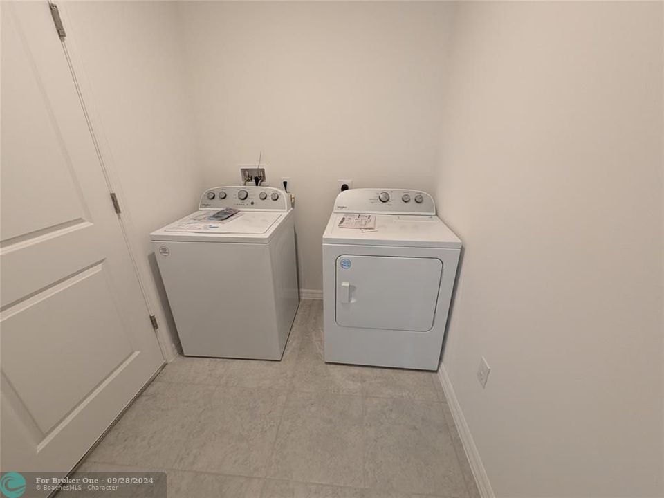 For Rent: $2,200 (3 beds, 2 baths, 1546 Square Feet)