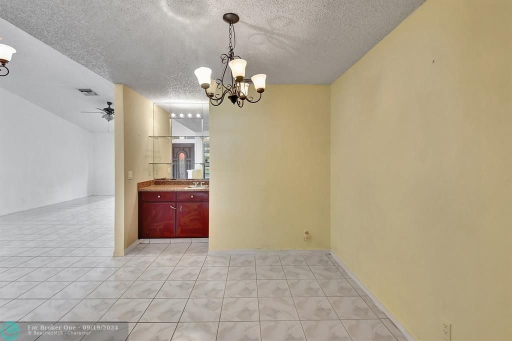 For Rent: $3,000 (3 beds, 2 baths, 1393 Square Feet)