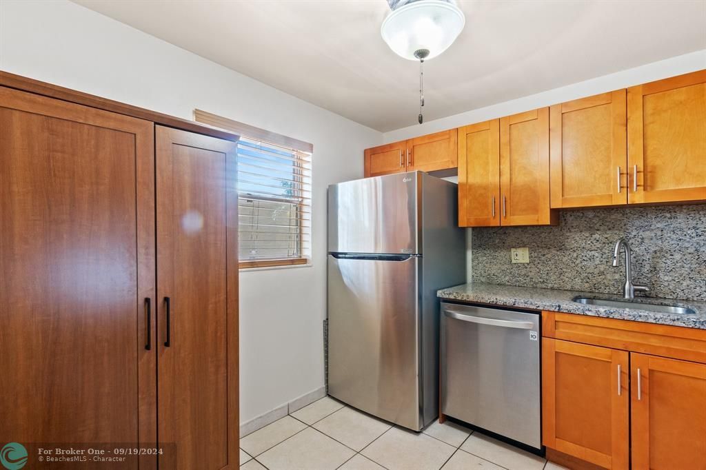 For Sale: $138,000 (2 beds, 2 baths, 958 Square Feet)