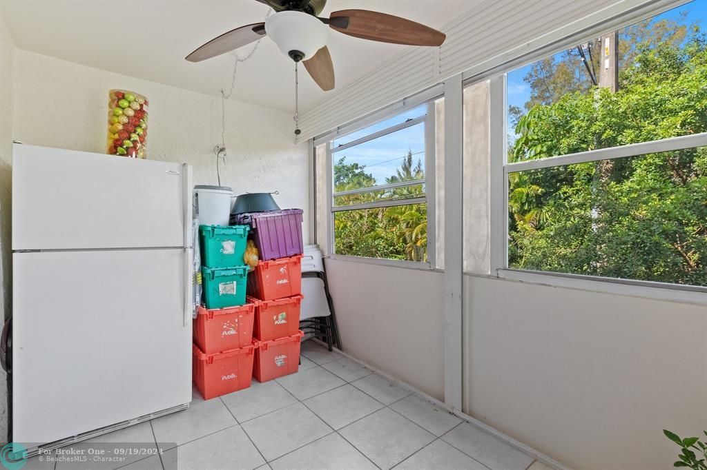 For Sale: $138,000 (2 beds, 2 baths, 958 Square Feet)