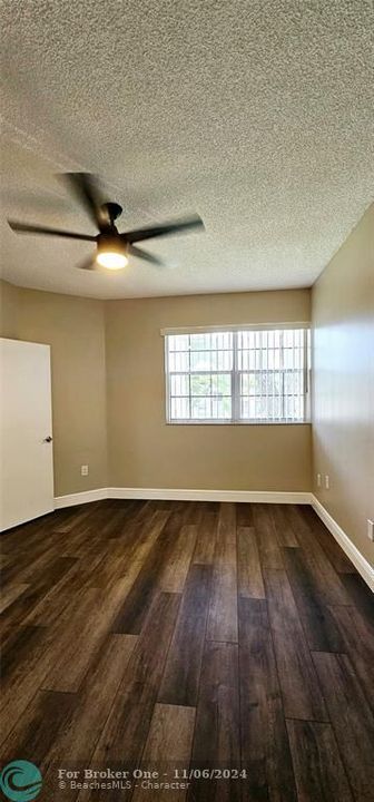 For Rent: $2,300 (2 beds, 2 baths, 912 Square Feet)