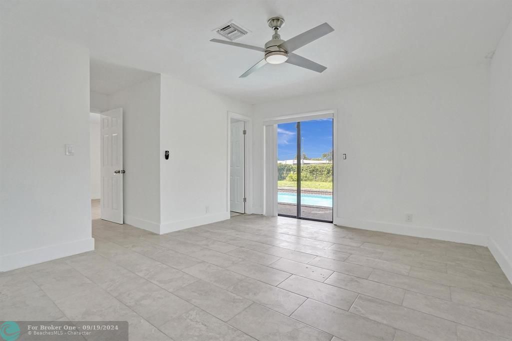 For Sale: $499,000 (4 beds, 2 baths, 1880 Square Feet)