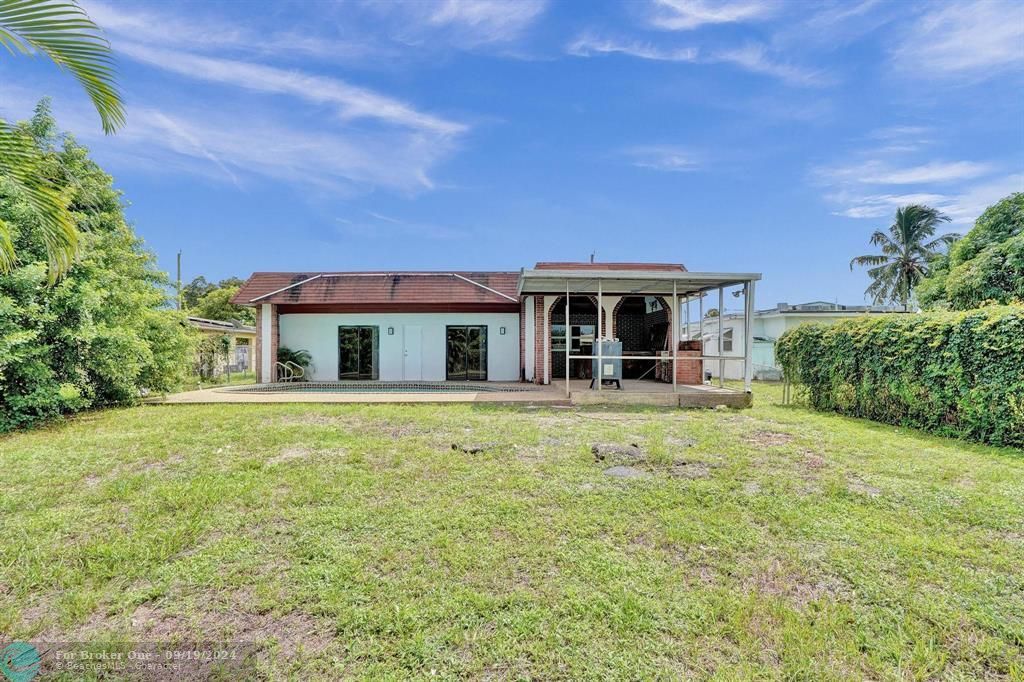 For Sale: $499,000 (4 beds, 2 baths, 1880 Square Feet)