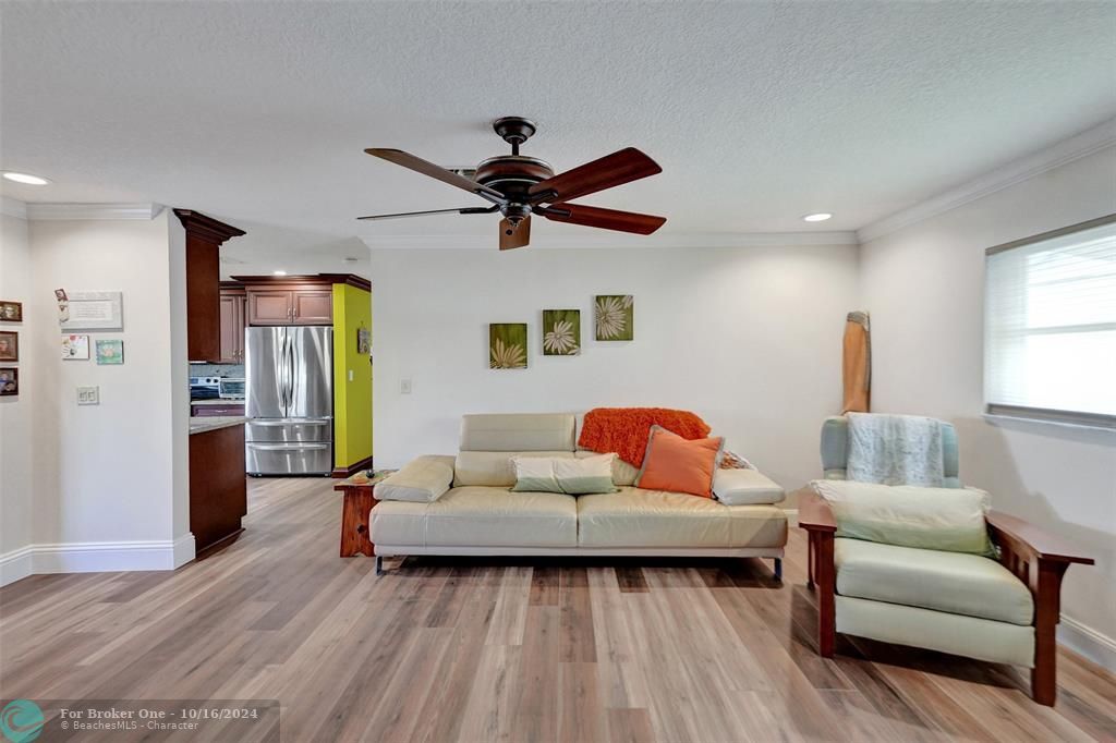 For Sale: $439,900 (2 beds, 2 baths, 1460 Square Feet)