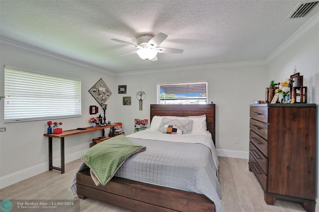 For Sale: $439,900 (2 beds, 2 baths, 1460 Square Feet)