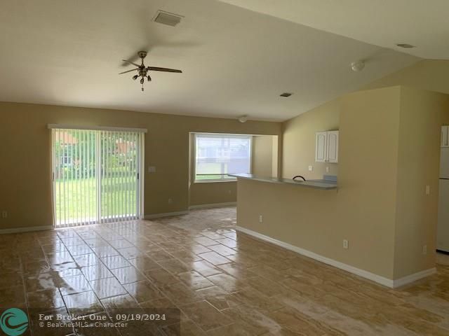 For Rent: $2,200 (3 beds, 2 baths, 1406 Square Feet)