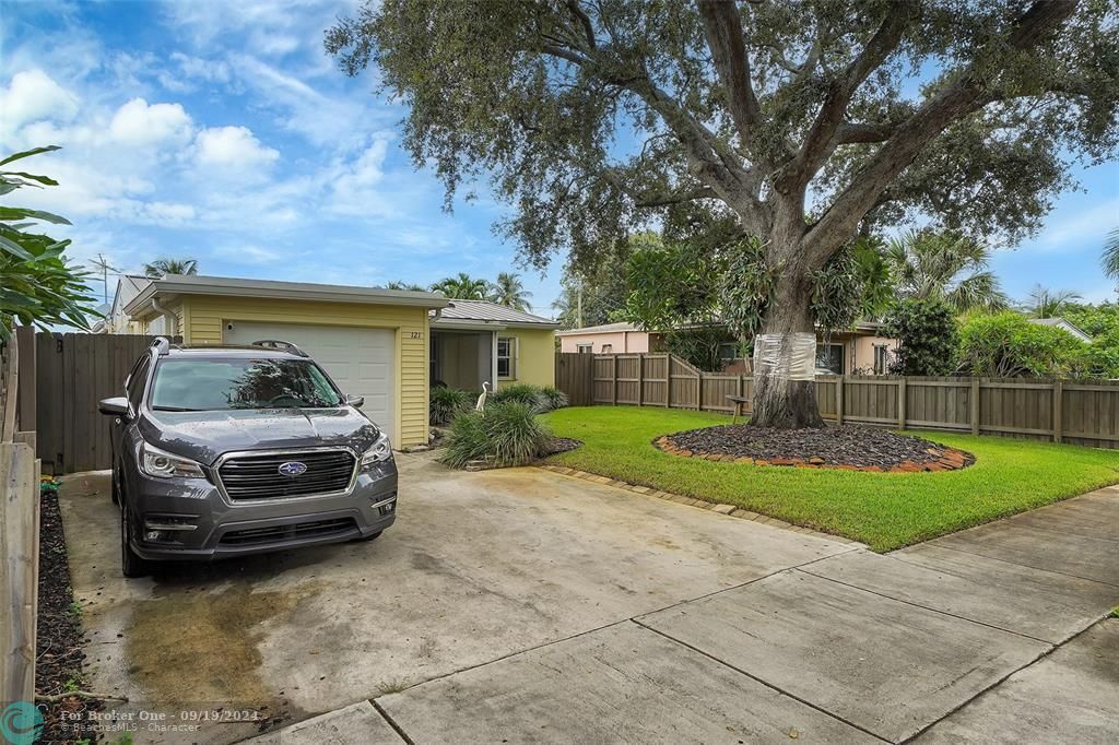 For Sale: $545,000 (3 beds, 2 baths, 1376 Square Feet)