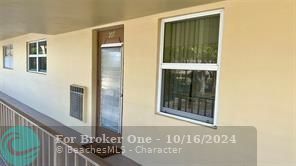 For Sale: $139,000 (2 beds, 2 baths, 990 Square Feet)