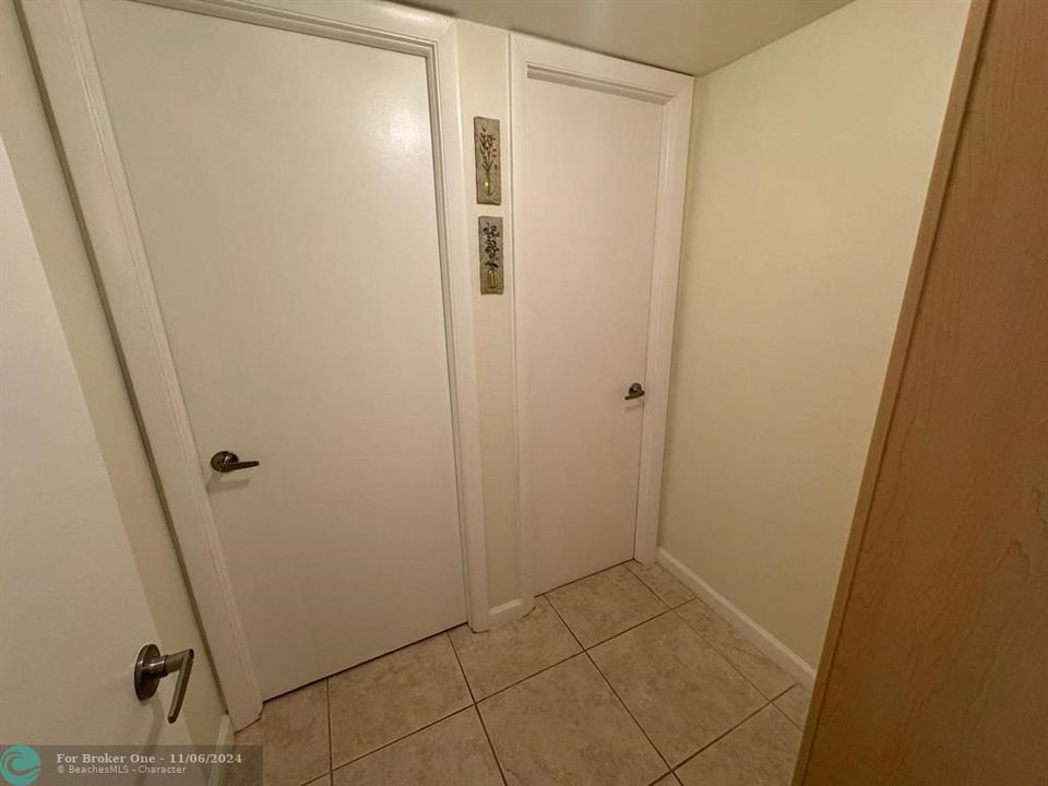 For Sale: $139,000 (2 beds, 2 baths, 990 Square Feet)