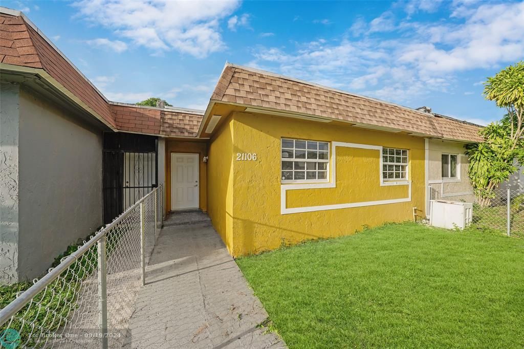 En Venta: $355,000 (3 camas, 2 baños, 1152 Pies cuadrados)