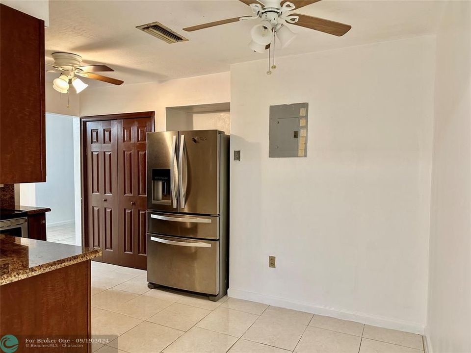 For Sale: $465,000 (3 beds, 2 baths, 1500 Square Feet)