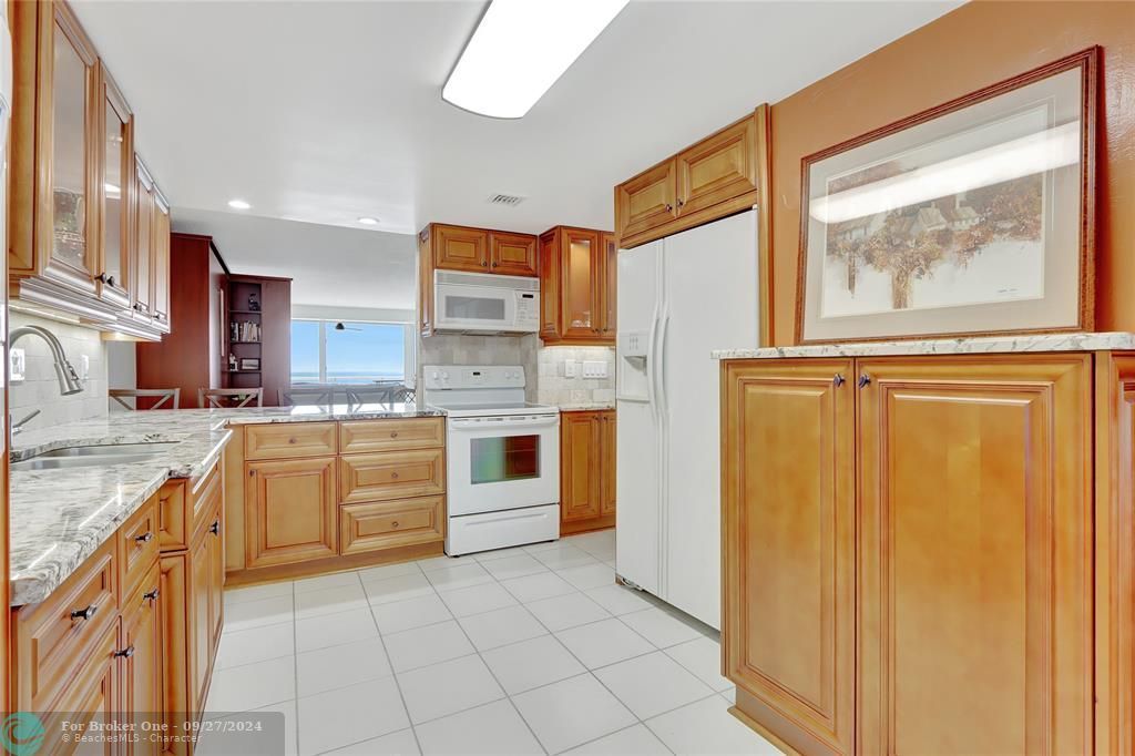 For Sale: $520,000 (1 beds, 1 baths, 1068 Square Feet)