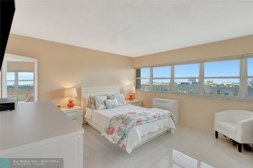 For Sale: $520,000 (1 beds, 1 baths, 1068 Square Feet)