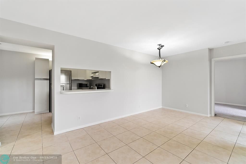 For Rent: $2,800 (3 beds, 2 baths, 1120 Square Feet)