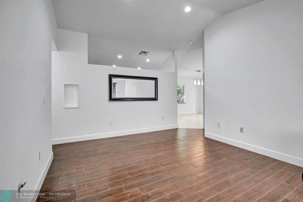 For Sale: $775,000 (4 beds, 2 baths, 1510 Square Feet)