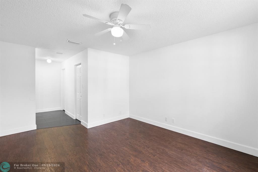 For Rent: $2,100 (2 beds, 2 baths, 1114 Square Feet)