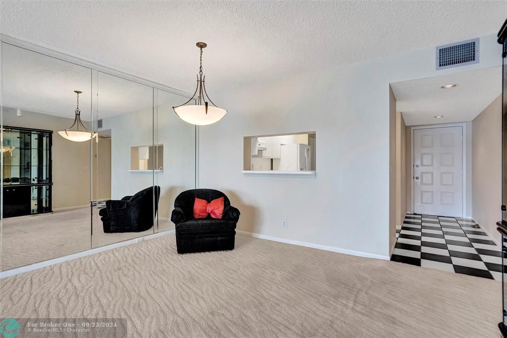 For Sale: $234,900 (2 beds, 2 baths, 1192 Square Feet)