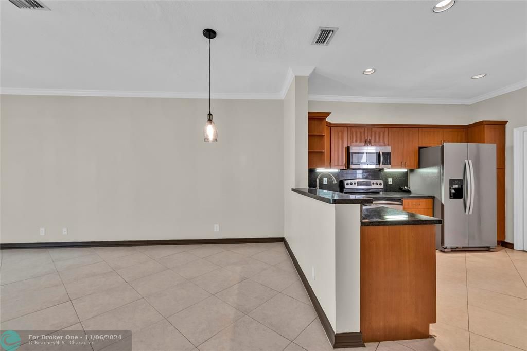 For Rent: $2,899 (2 beds, 2 baths, 1131 Square Feet)