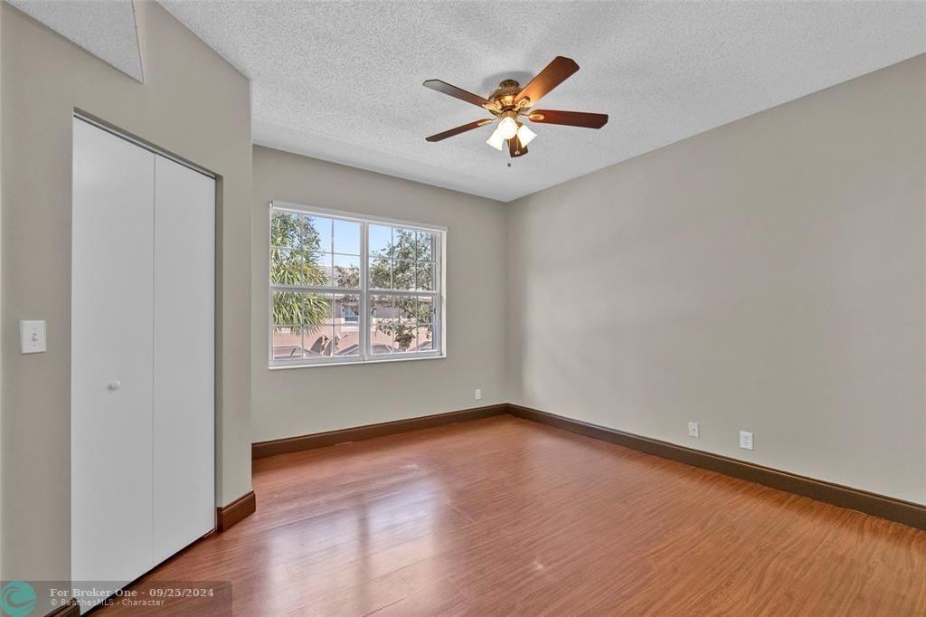 For Rent: $2,899 (2 beds, 2 baths, 1131 Square Feet)