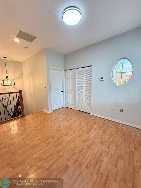 For Rent: $2,700 (3 beds, 3 baths, 1527 Square Feet)