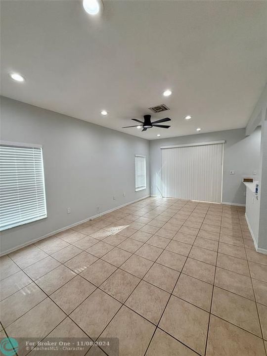 For Rent: $2,700 (3 beds, 3 baths, 1527 Square Feet)