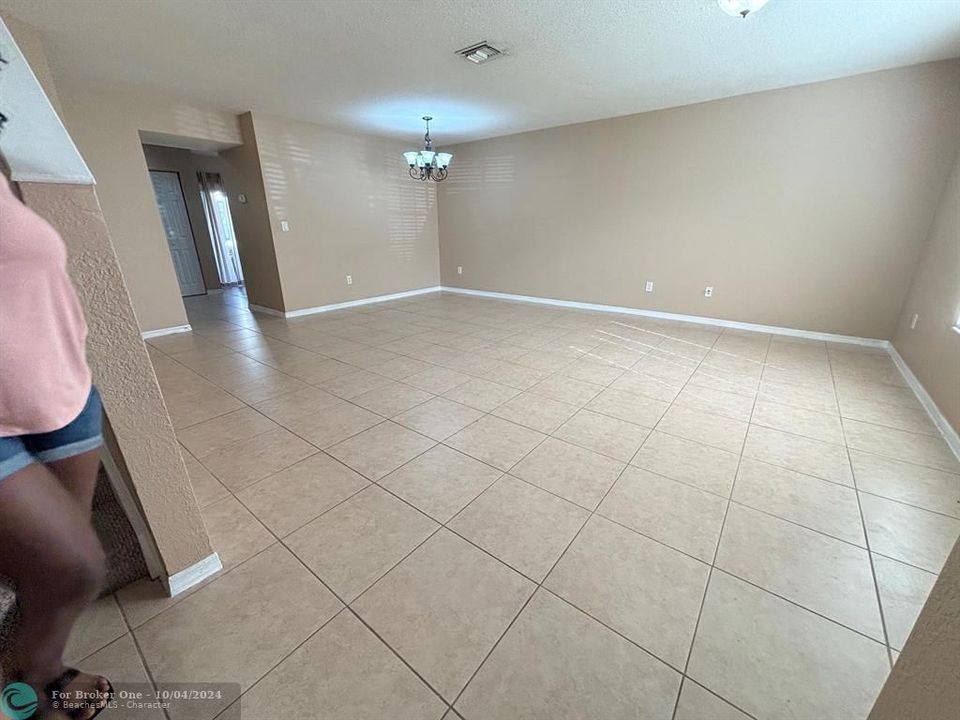 For Rent: $2,599 (3 beds, 2 baths, 1418 Square Feet)