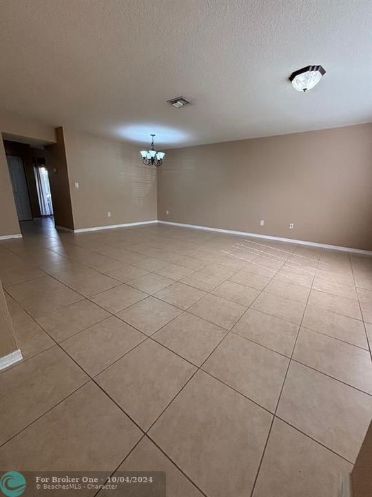 For Rent: $2,599 (3 beds, 2 baths, 1418 Square Feet)