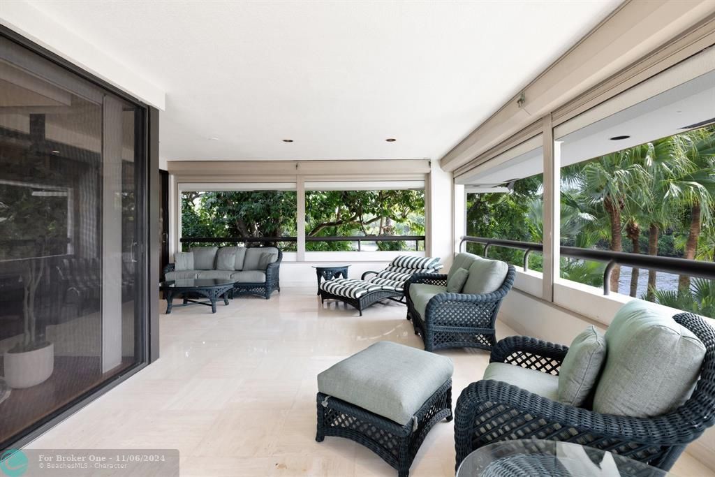 For Sale: $6,995,000 (6 beds, 6 baths, 7707 Square Feet)