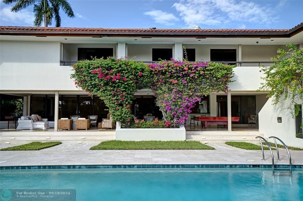 For Sale: $6,995,000 (6 beds, 6 baths, 7707 Square Feet)