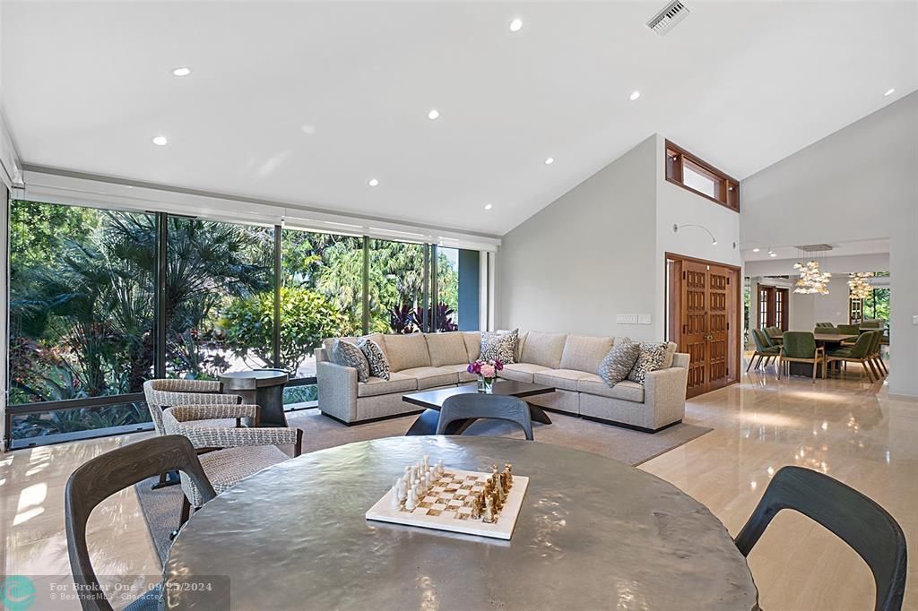 For Sale: $6,995,000 (6 beds, 6 baths, 7707 Square Feet)