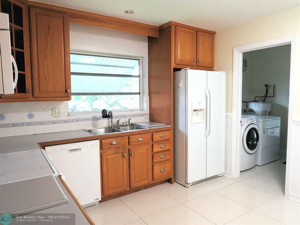 For Rent: $3,800 (3 beds, 2 baths, 1666 Square Feet)