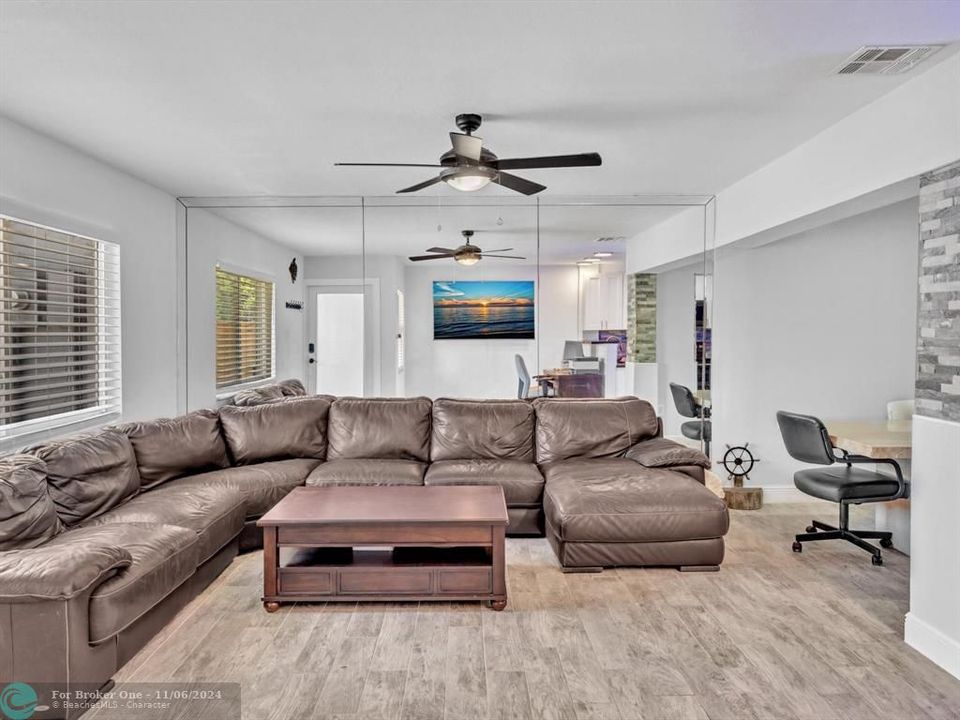 For Sale: $345,000 (2 beds, 2 baths, 1056 Square Feet)