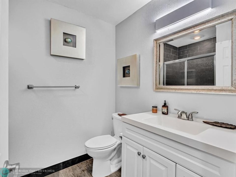 For Sale: $345,000 (2 beds, 2 baths, 1056 Square Feet)