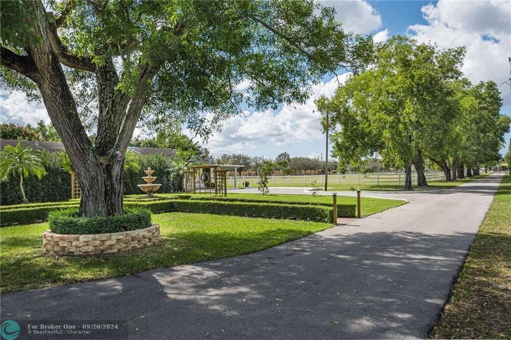 For Sale: $7,899,000 (4 beds, 5 baths, 6944 Square Feet)