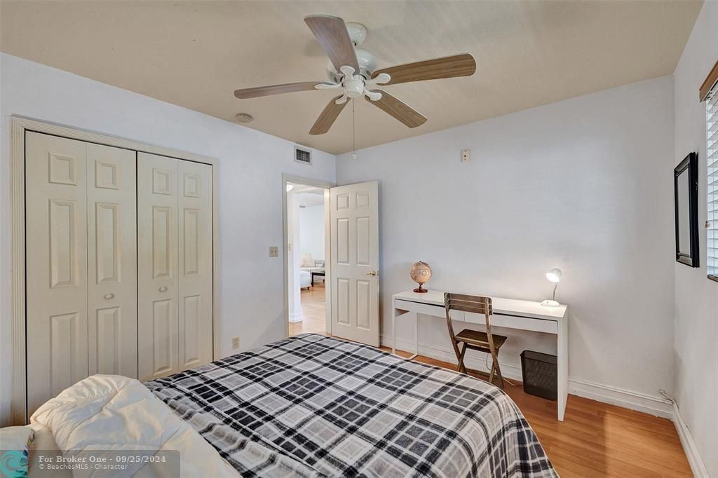 For Rent: $1,950 (2 beds, 1 baths, 837 Square Feet)