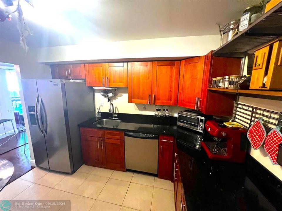 En Venta: $333,000 (2 camas, 2 baños, 1130 Pies cuadrados)