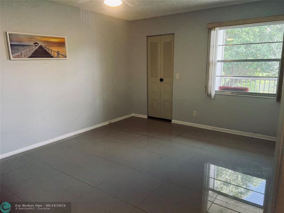 For Sale: $200,000 (2 beds, 2 baths, 1044 Square Feet)