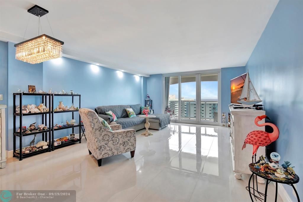 For Sale: $589,794 (2 beds, 2 baths, 1270 Square Feet)