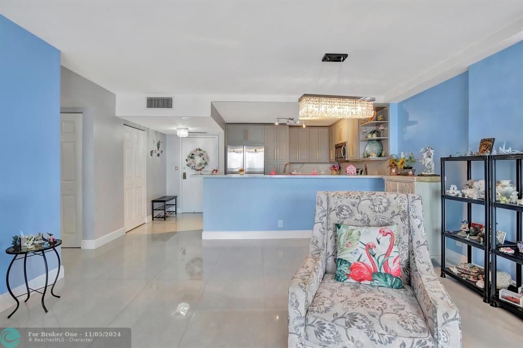 For Sale: $589,794 (2 beds, 2 baths, 1270 Square Feet)