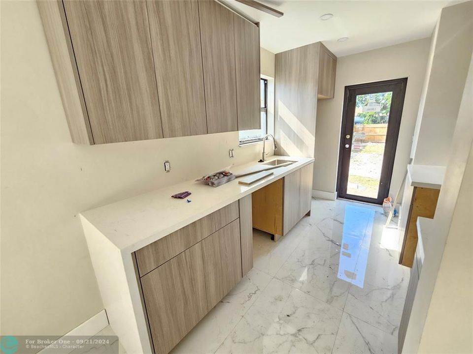 En Venta: $550,000 (3 camas, 3 baños, 1580 Pies cuadrados)