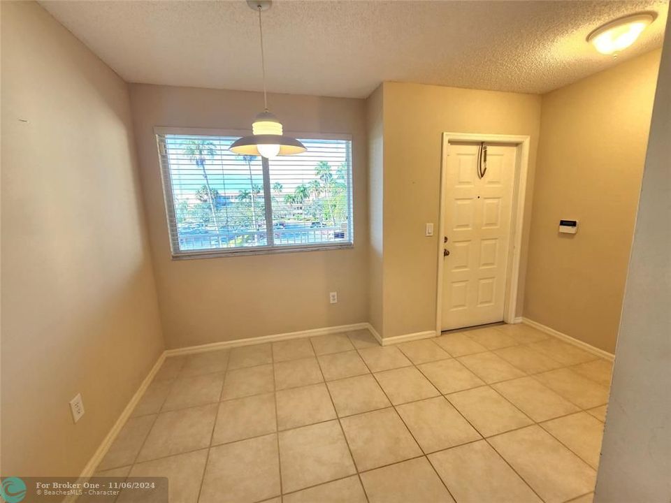 For Sale: $225,000 (2 beds, 2 baths, 1275 Square Feet)