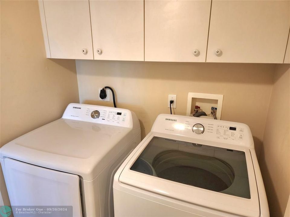 For Sale: $225,000 (2 beds, 2 baths, 1275 Square Feet)