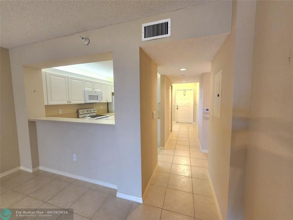 For Sale: $225,000 (2 beds, 2 baths, 1275 Square Feet)