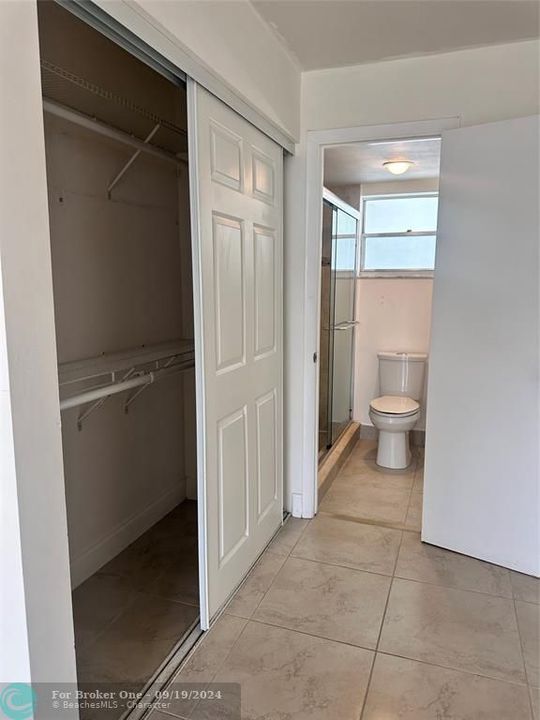 For Rent: $1,900 (1 beds, 1 baths, 812 Square Feet)