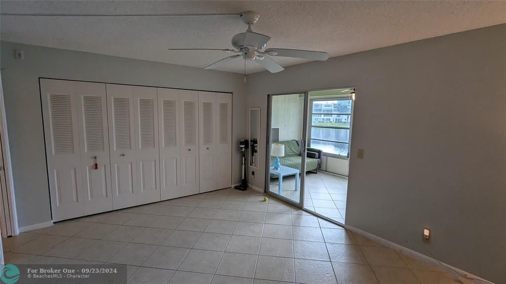 For Sale: $120,000 (1 beds, 1 baths, 719 Square Feet)